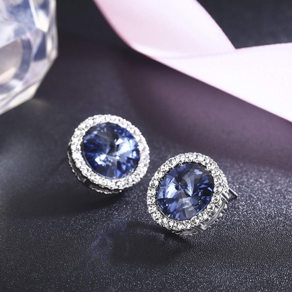 ✨Blue Swarovski Crystals Halo Stud Earrings - Picture 5 of 8